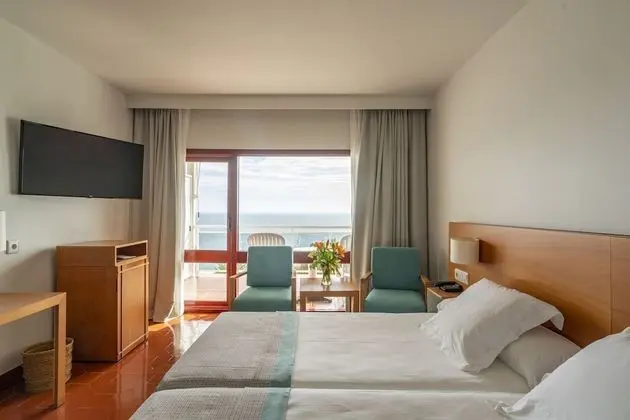 Basic Tek Büyük Yataklı Oda