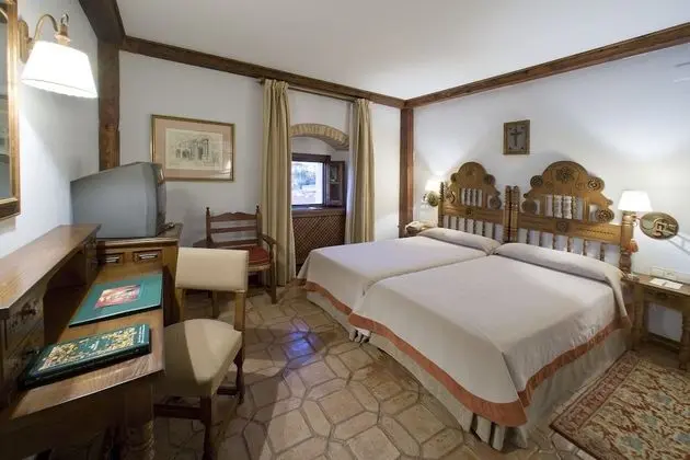 Standard Tek Büyük Yataklı Oda (with extra bed for child)