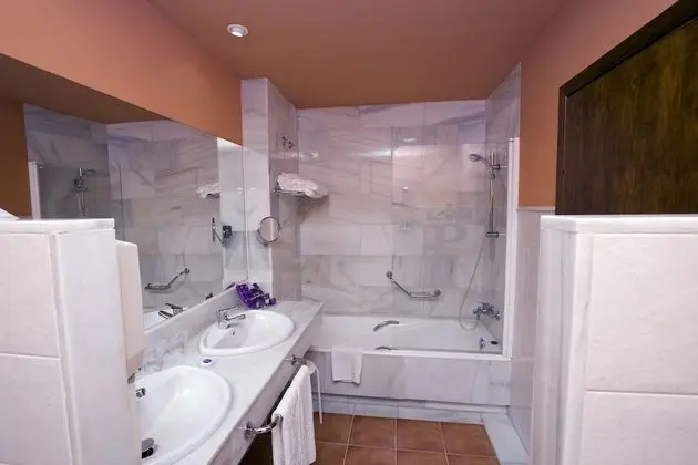 Standard İki Ayrı Yataklı Oda (3 adults)