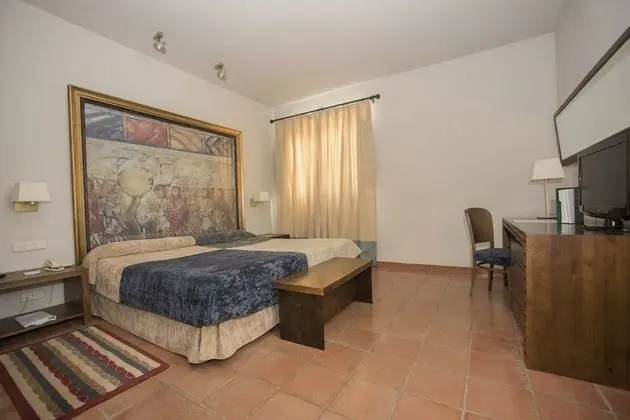 Tek Büyük veya İki Ayrı Yataklı Oda (2 adults + 1 child)