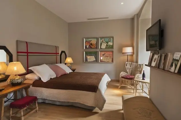 Junior Süit, 1 Büyük (Queen) Boy Yatak