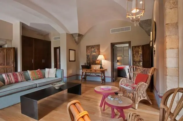 Junior Süit, 1 Büyük (Queen) Boy Yatak