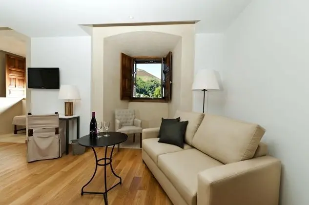 Junior Süit, 1 Büyük (Queen) Boy Yatak