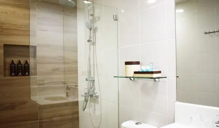 Deluxe Üç Kişilik Oda, 1 Yatak Odası, Balkon, Avlu Manzaralı