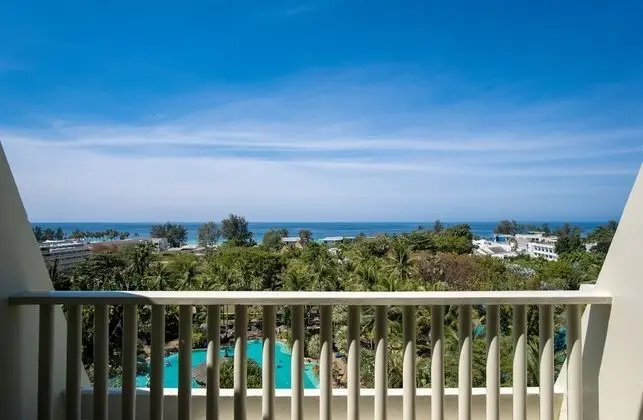 Paradox Sea View