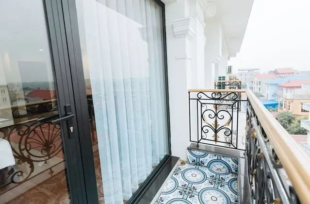 Süit, Balkon