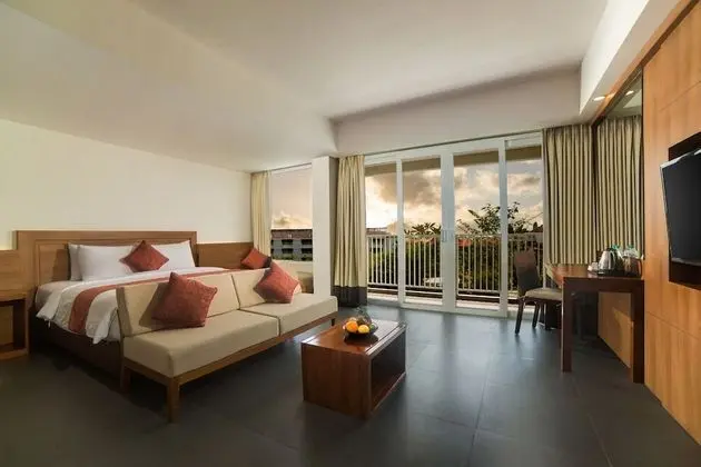 Junior Suite Balcony with Pool View