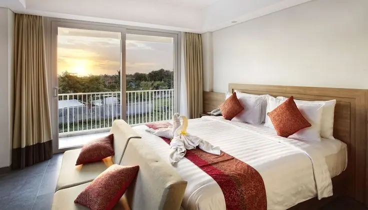 Junior Suite Balcony with Pool View