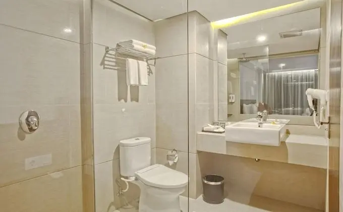 Junior Suite Pool Access