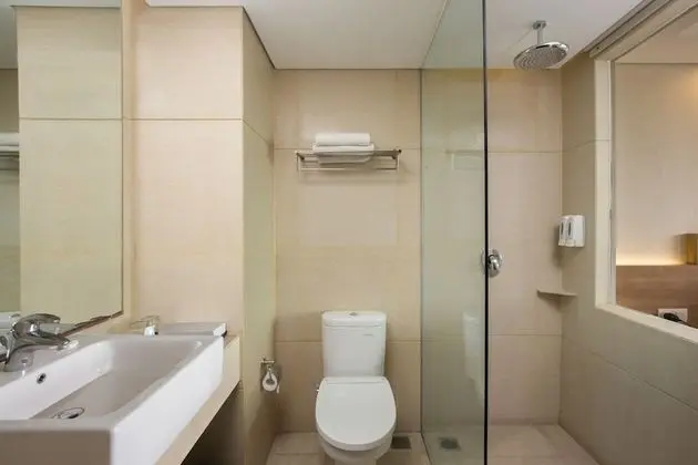 Junior Suite Pool Access