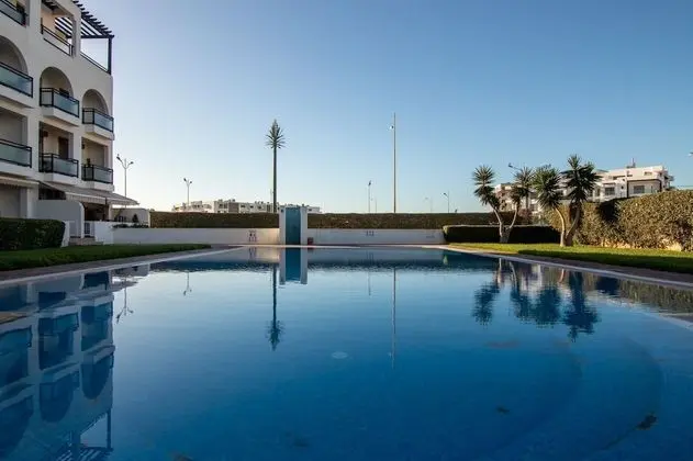 Basic Apart Daire, 2 Yatak Odası, Balkon, Havuz Manzaralı