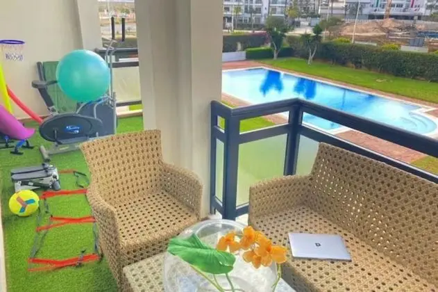 Basic Apart Daire, 2 Yatak Odası, Balkon, Havuz Manzaralı