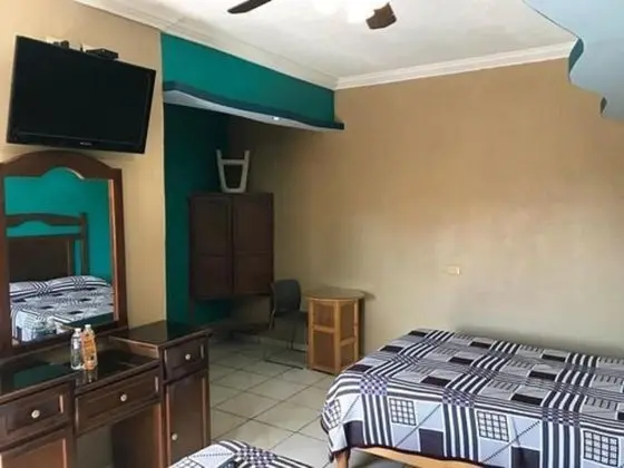 Basic Tek Büyük Yataklı Oda