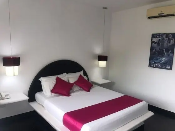 Standard Tek Büyük Yataklı Oda