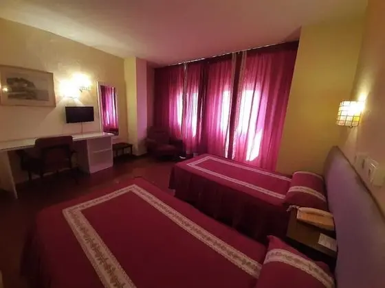 İki Ayrı Yataklı Oda