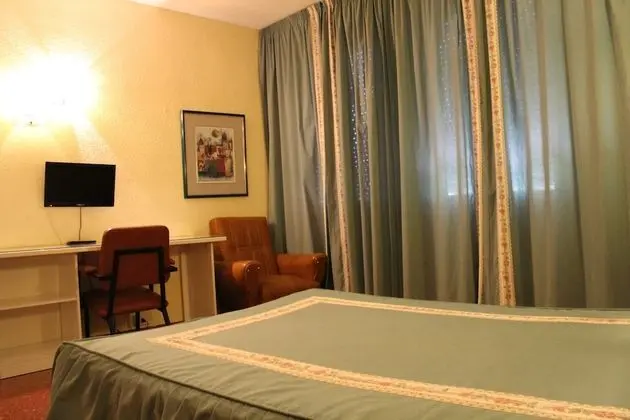 Tek Büyük Yataklı Oda