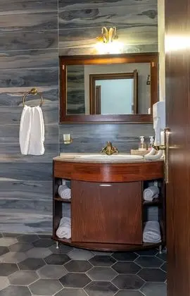 Deluxe Tek Büyük Yataklı Oda, Denize Bakan (Plus)