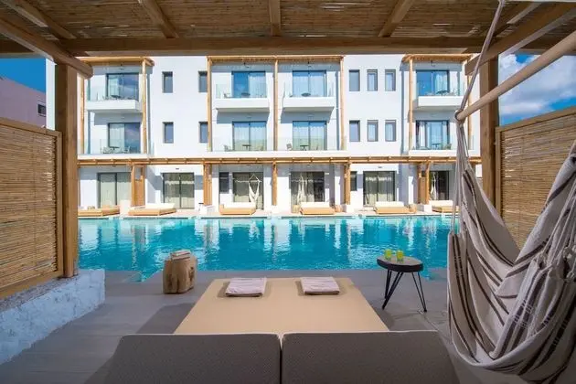 Tek Büyük Yataklı Oda (Plus Swim Up)