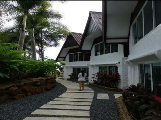 Standard Room - 200 meters away from the Parama Resort (there are golf carts available)