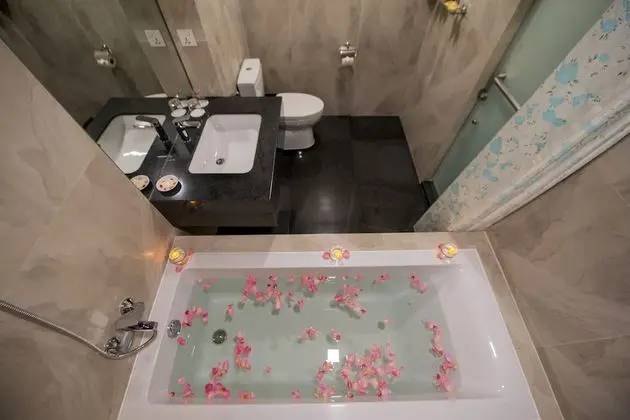 Deluxe Tek Büyük veya İki Ayrı Yataklı Oda