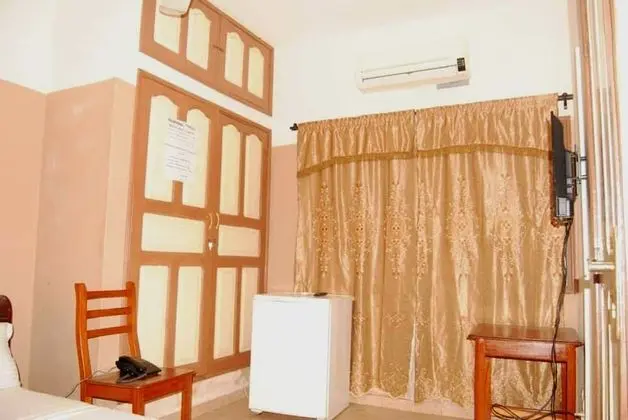 Standard Tek Büyük Yataklı Oda