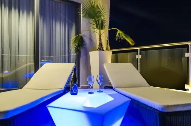 Luxury Çatı Katı Süiti (Penthouse), 4 Yatak Odası, Engellilere Uygun, Kişiye Özel Havuzlu