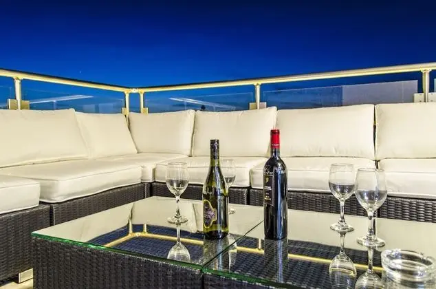 Luxury Çatı Katı Süiti (Penthouse), 4 Yatak Odası, Engellilere Uygun, Kişiye Özel Havuzlu