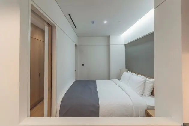 Deluxe Tek Büyük Yataklı Oda, Kısmi Deniz Manzarası