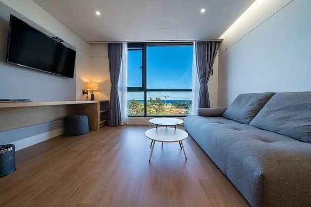 Deluxe Tek Büyük Yataklı Oda, Kısmi Deniz Manzarası