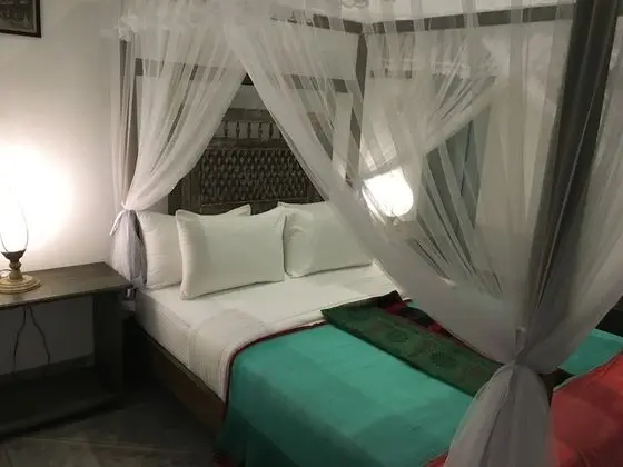 Deluxe Tek Büyük Yataklı Oda, 1 Yatak Odası, Sigara İçilebilir, Bahçe Manzaralı