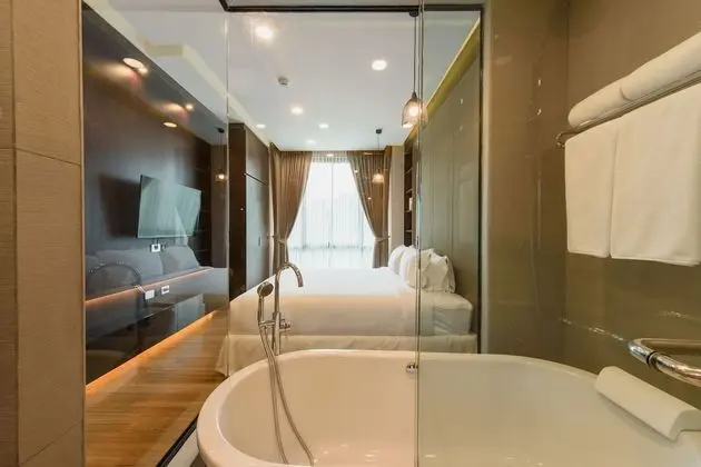Parc Honeymoon Suite