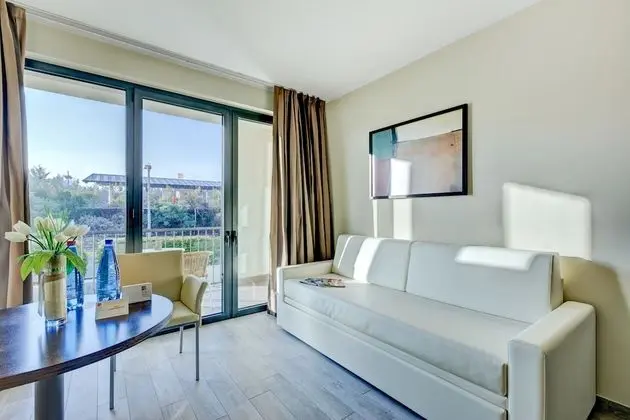 Economy Tek Büyük veya İki Ayrı Yataklı Oda (Main or Annex Building)