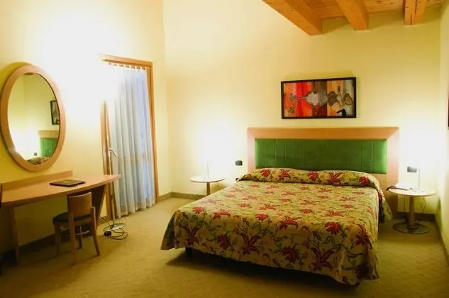 Economy Tek Büyük veya İki Ayrı Yataklı Oda (Main or Annex Building)