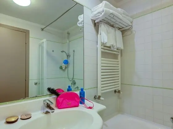 Standard Tek Büyük veya İki Ayrı Yataklı Oda (Main Building)