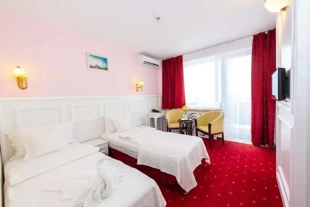Superior Twin Room, Balcony, Partial Sea View, 5-12 floor
