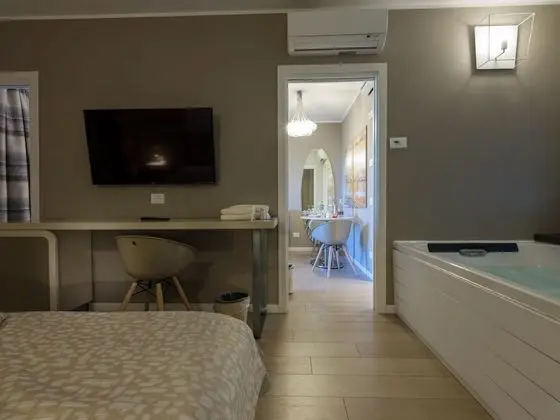 Royal Süit, Sıcak Su Küveti