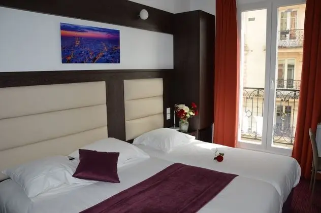Üç Kişilik Oda