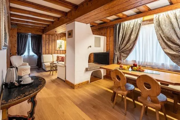 Süit, 2 Yatak Odası, Teras, Dağ Manzaralı
