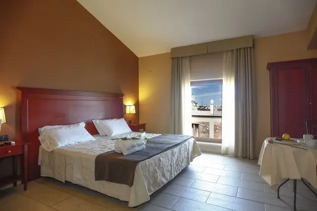 Tek Büyük veya İki Ayrı Yataklı Oda