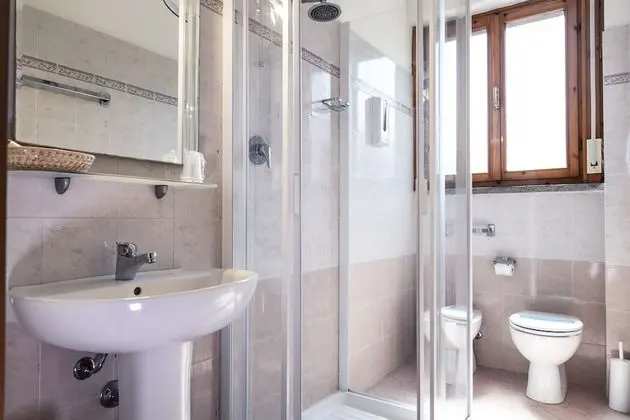 Classic Tek Büyük veya İki Ayrı Yataklı Oda, Balkon, Bahçe Manzaralı
