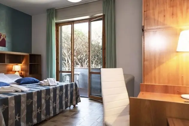 Classic Üç Kişilik Oda, Balkon, Bahçe Manzaralı