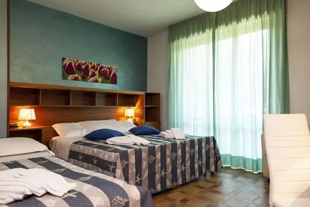 Classic Üç Kişilik Oda, Balkon, Bahçe Manzaralı