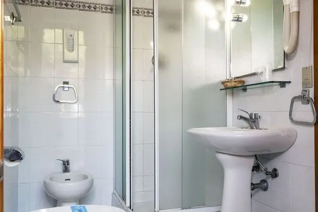Classic Üç Kişilik Oda, Balkon, Bahçe Manzaralı