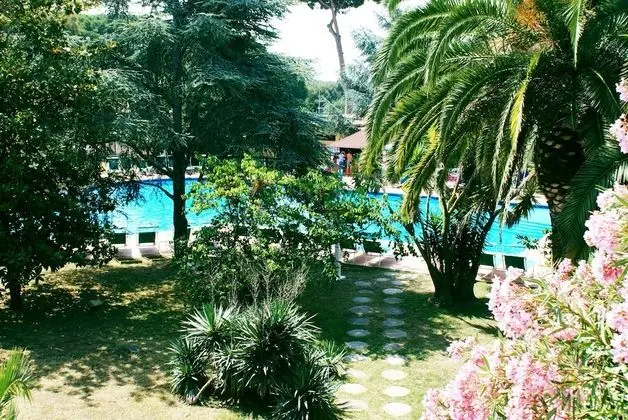 Tek Büyük veya İki Ayrı Yataklı Oda, Sigara İçilmez (Garden)