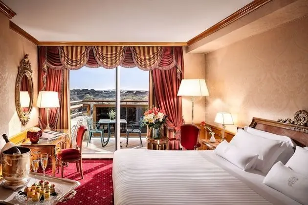 Deluxe Üç Kişilik Oda