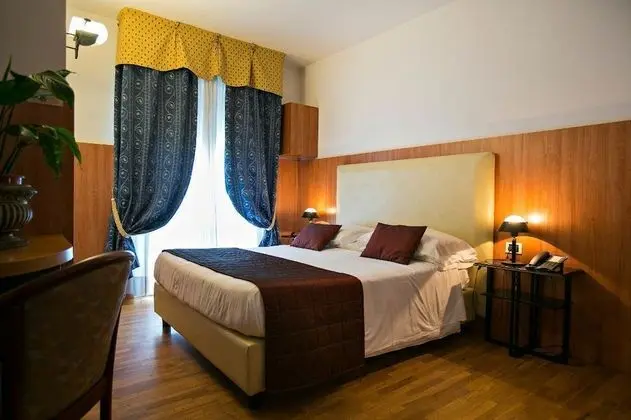 Standard Tek Büyük Yataklı Oda