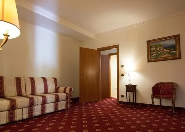 Junior Süit, Tepe Manzaralı