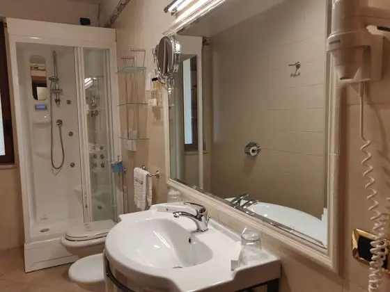 Junior Süit, Tepe Manzaralı