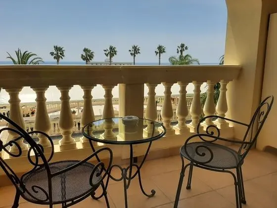 Tek Büyük veya İki Ayrı Yataklı Oda, Deniz Manzaralı