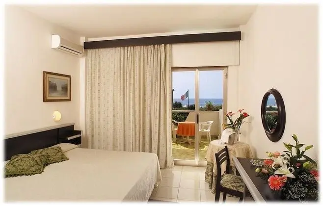 Standard Büyük Yataklı Tek Kişilik Oda